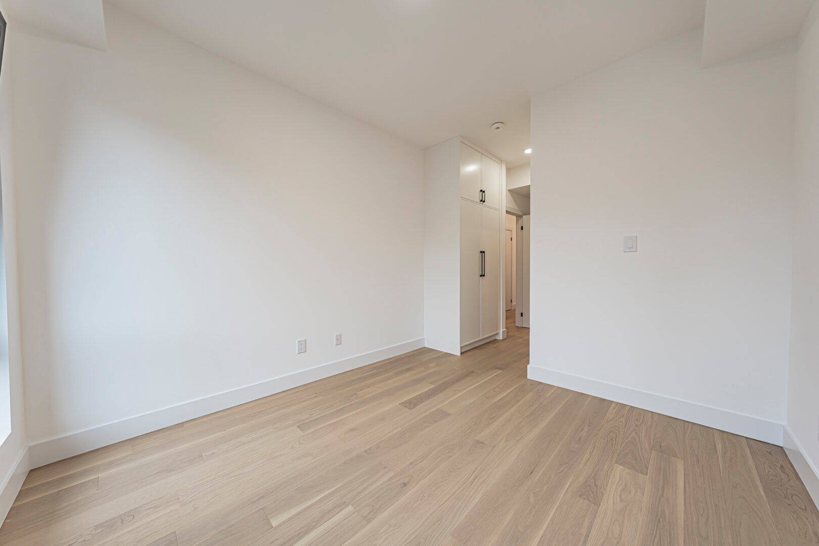 Toronto W03, ON M6E 1Y1,14 Holmesdale RD #101