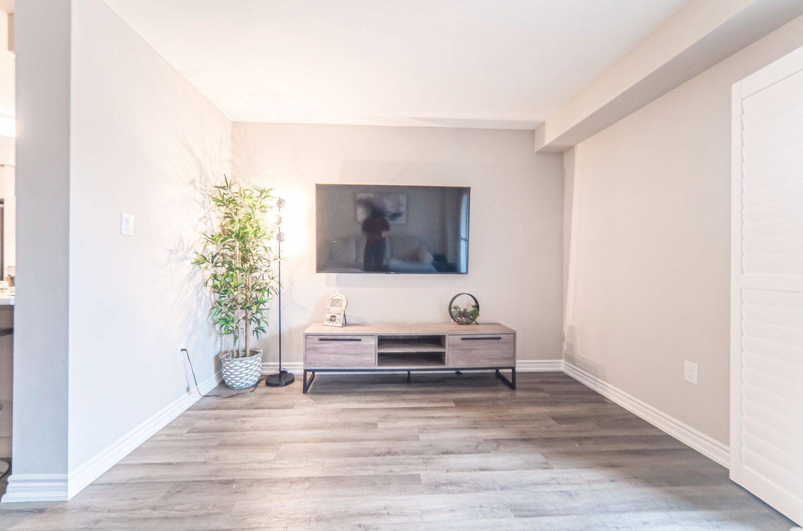 Milton, ON L9T 2X5,875 Cactus PT