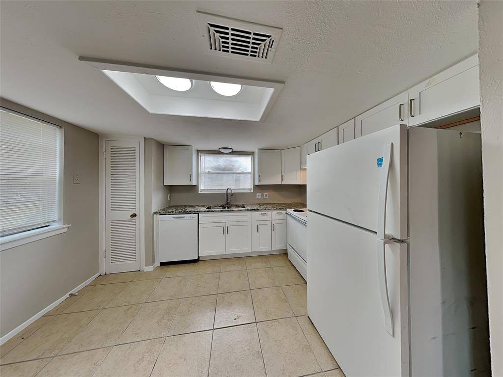 Everman, TX 76140,329 Deer Creek Road