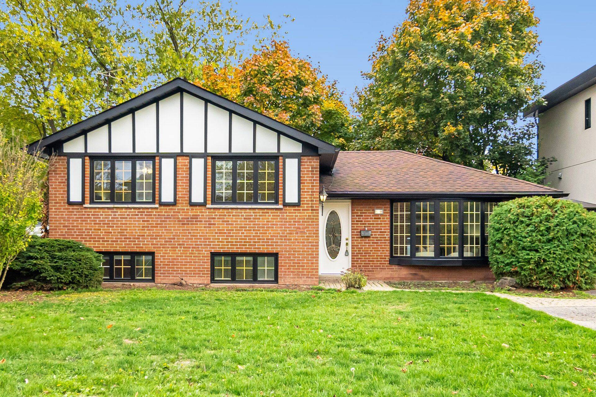 Burlington, ON L7L 3R3,5288 Mericourt RD