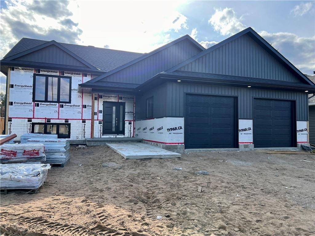 Petawawa, ON K8H 0E5,14 Jade AVE