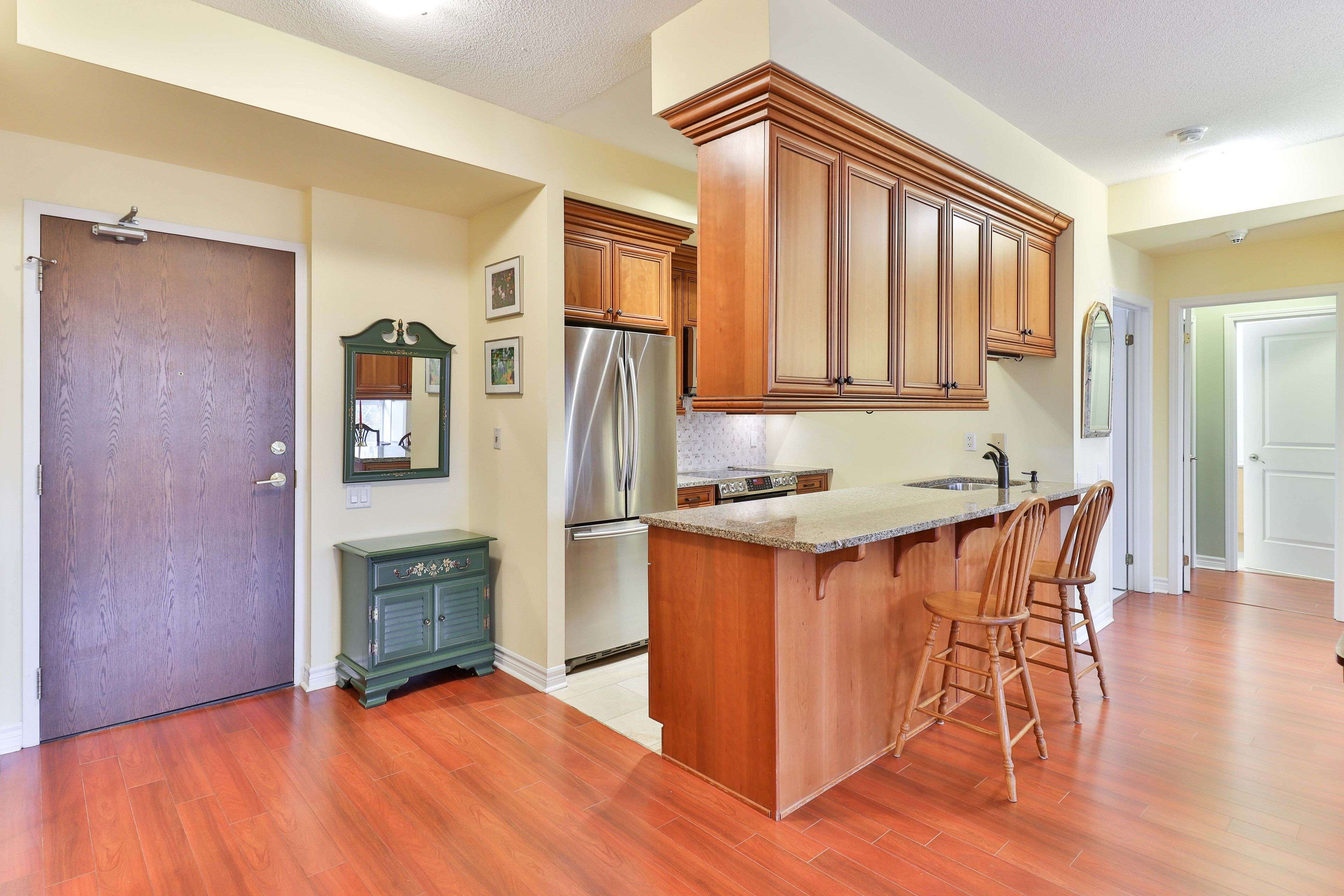 Toronto W08, ON M8X 0A3,4196 Dundas ST W #207