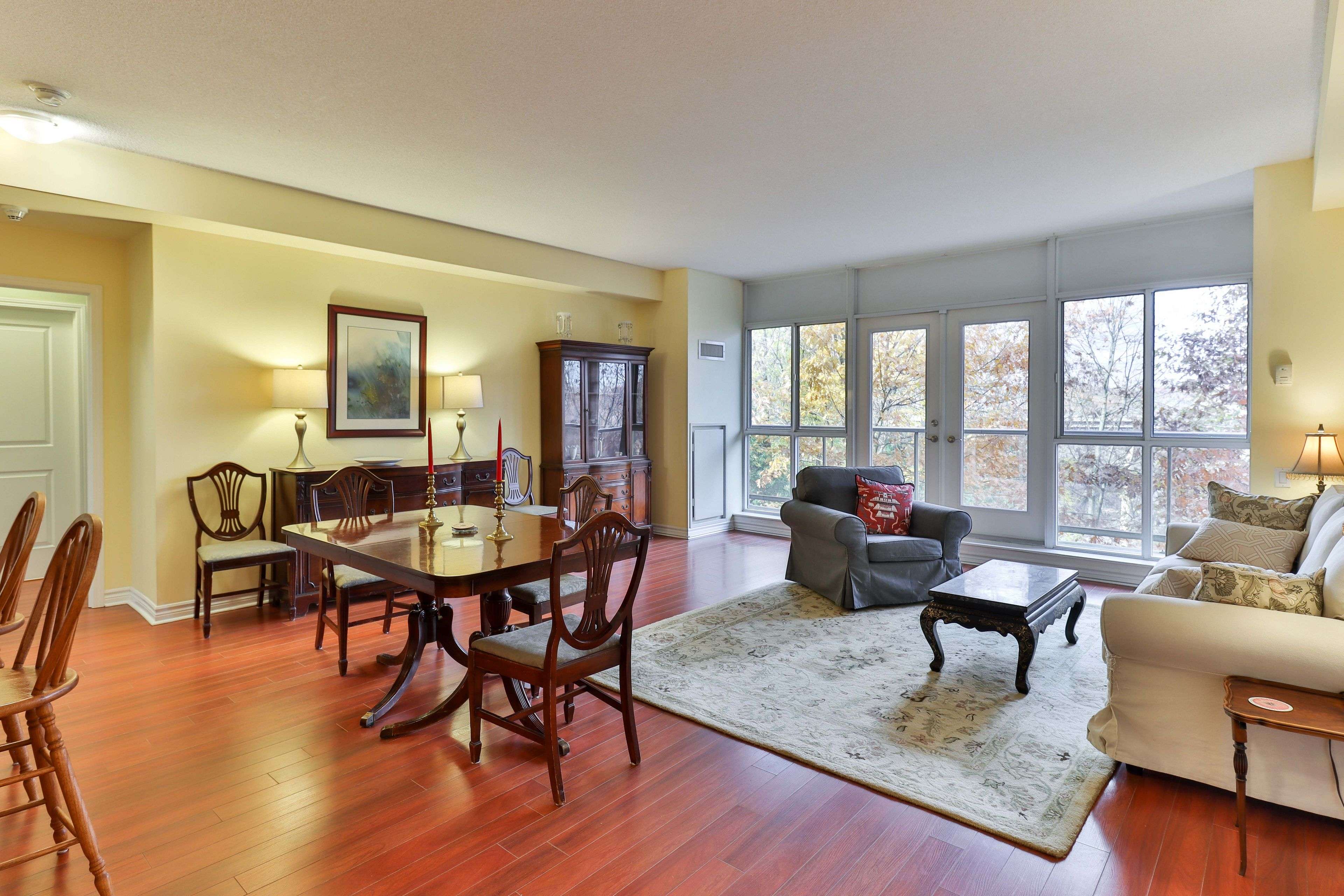 Toronto W08, ON M8X 0A3,4196 Dundas ST W #207