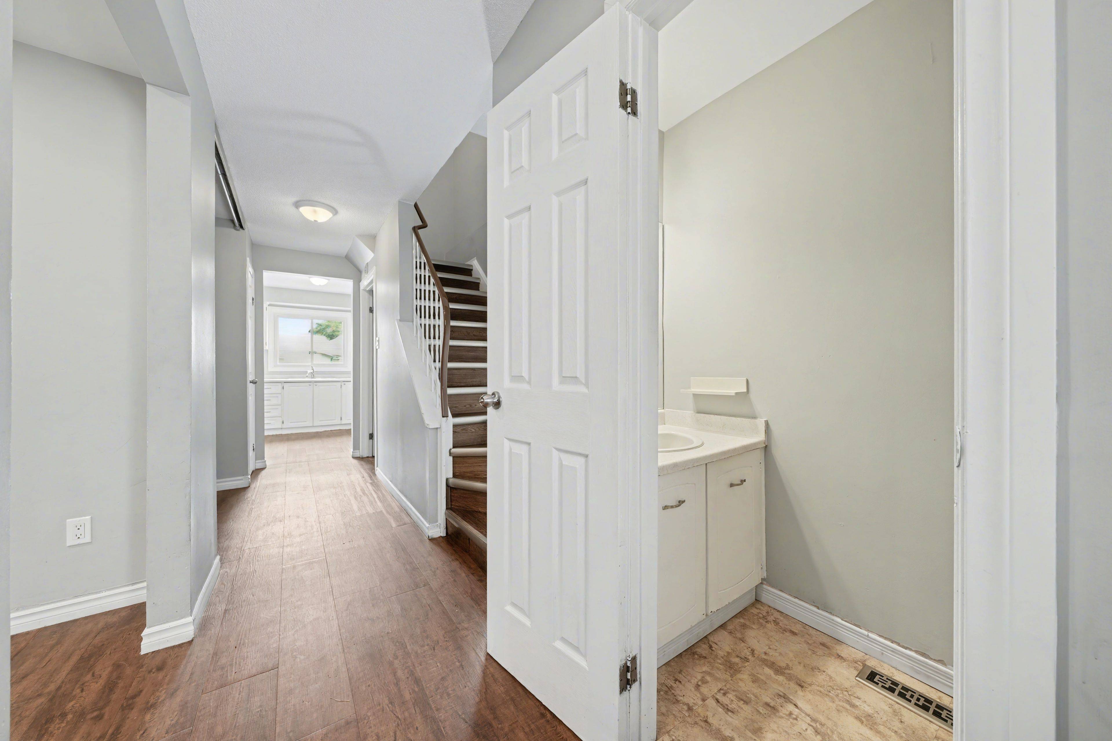 Barrie, ON L4M 5M6,29 Baltimore RD