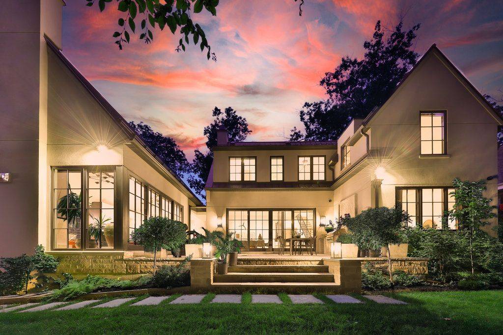 Mississauga, ON L5G 2C9,238 Mineola RD W