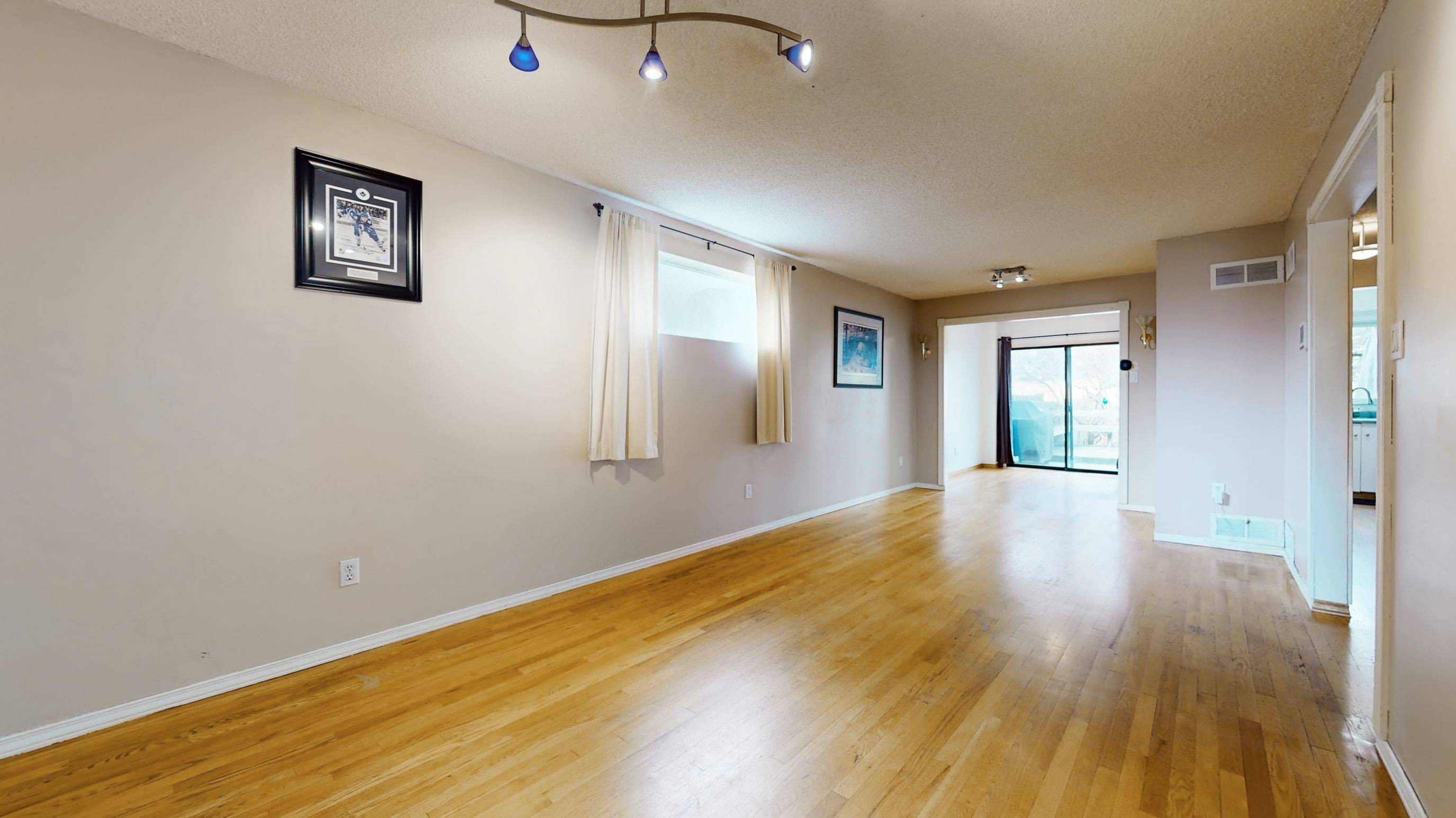 Vaughan, ON L4J 4Z2,93 Patrice CRES