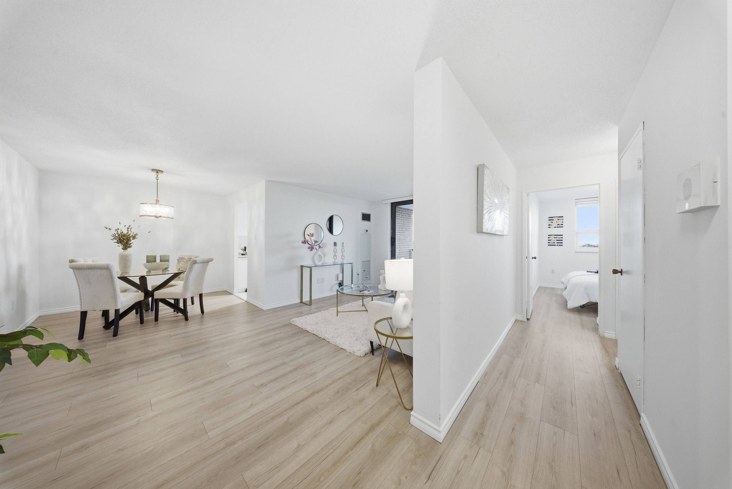 Brampton, ON L6T 4A2,3 Lisa ST #512