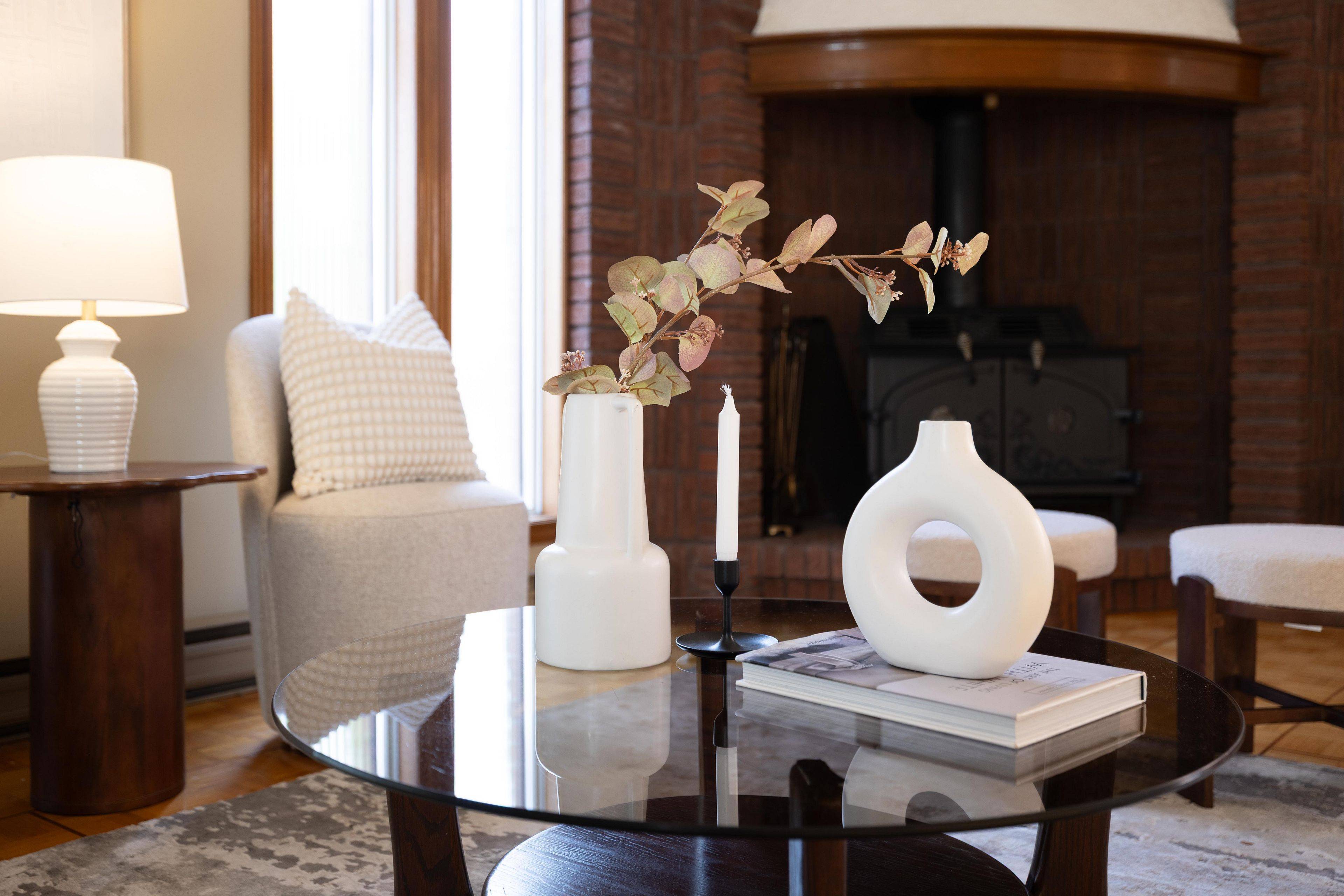 Toronto W04, ON M6L 2R2,74 Erie ST