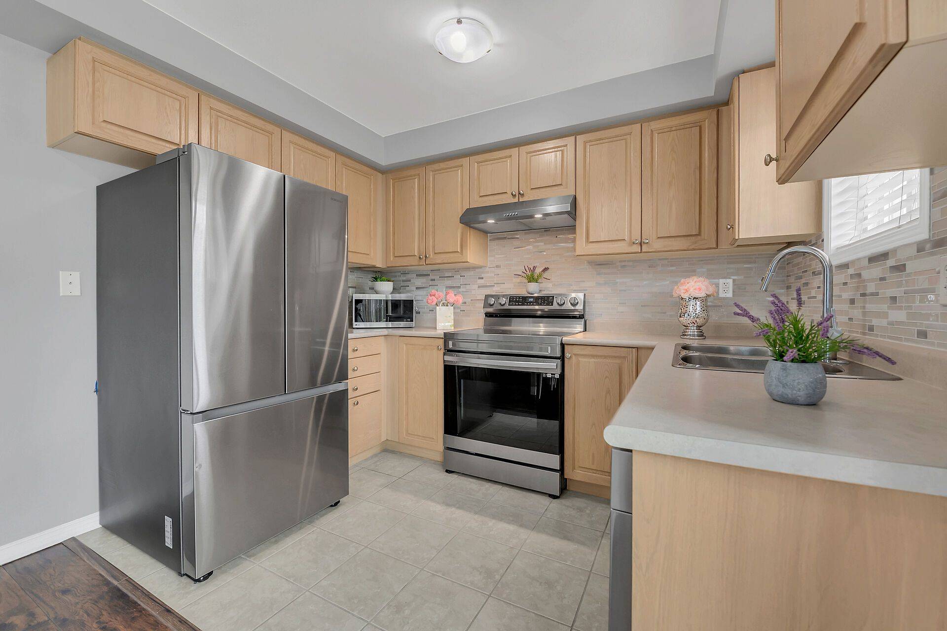 Hamilton, ON L0R 1C0,68 Powell DR