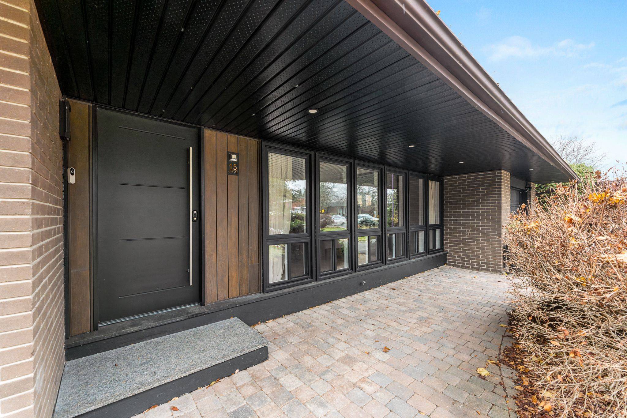 Kanata, ON K2K 1R6,15 Leacock DR