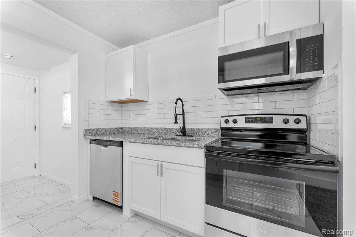 Lincoln Park, MI 48146,1865 Euclid ST