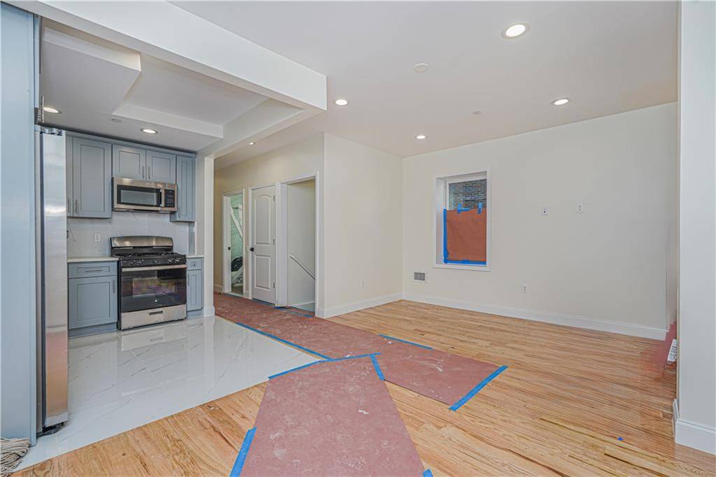 Brooklyn, NY 11214,162 Bay 29th ST