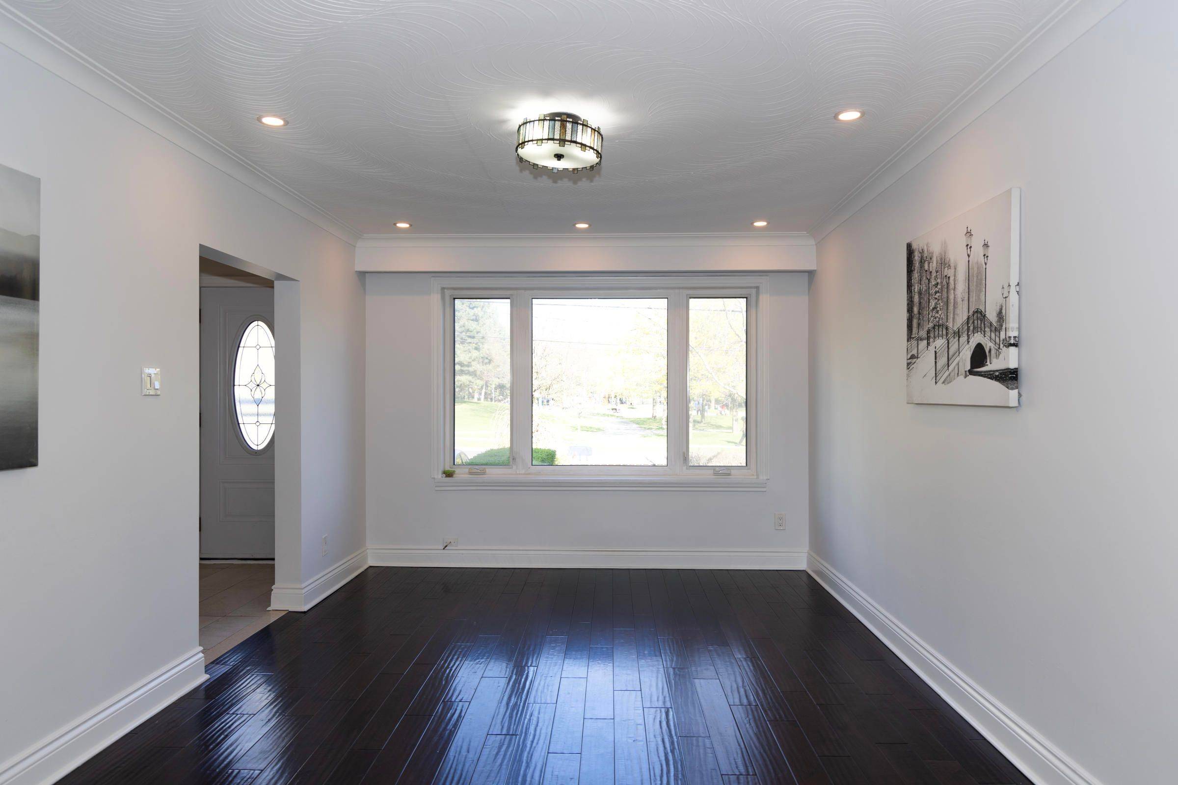 Toronto E04, ON M1K 1H5,844A Danforth RD