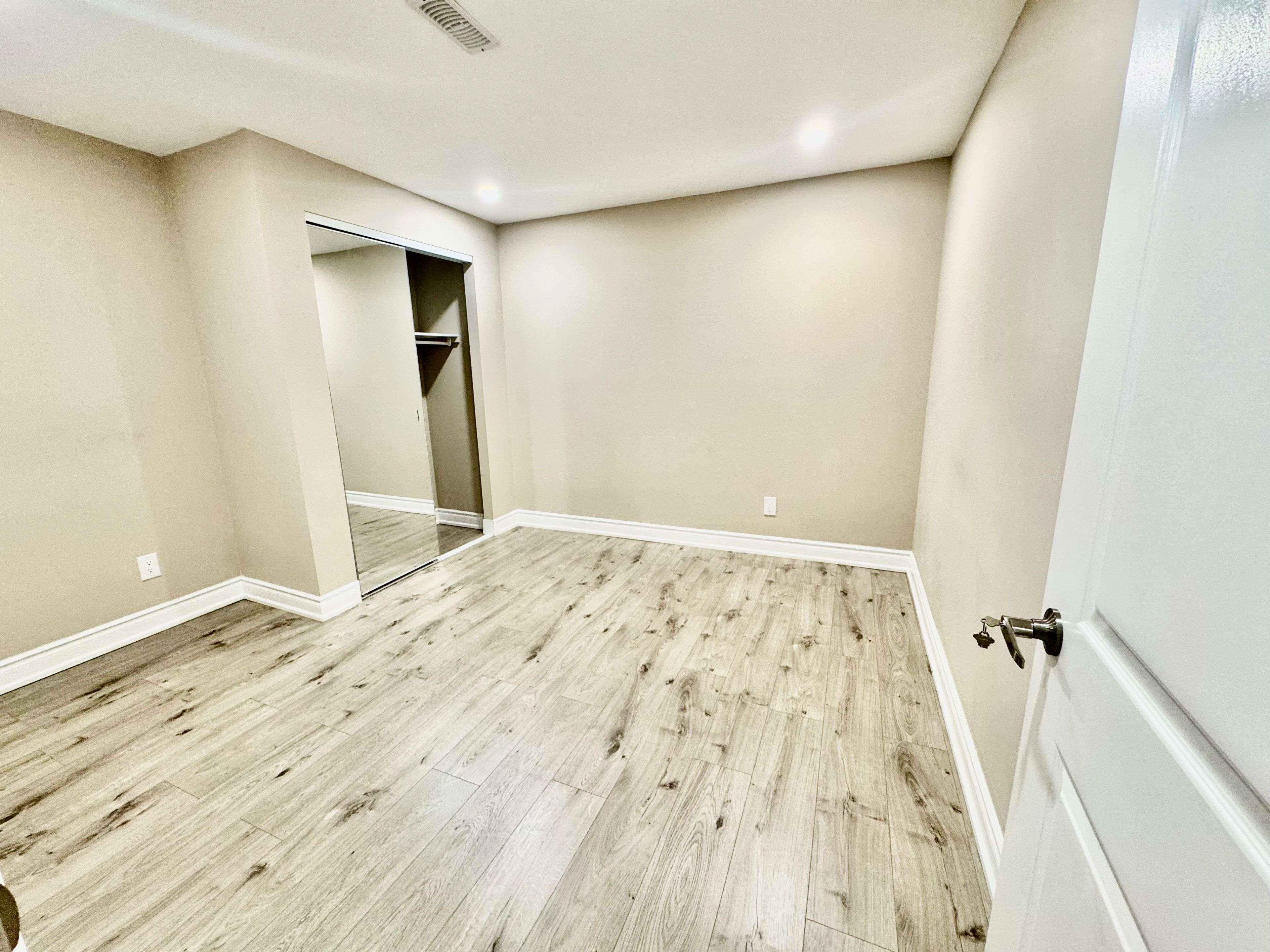 East Gwillimbury, ON L9N 0Z5,51 Murray Leonard LN #(Basement Apartment)