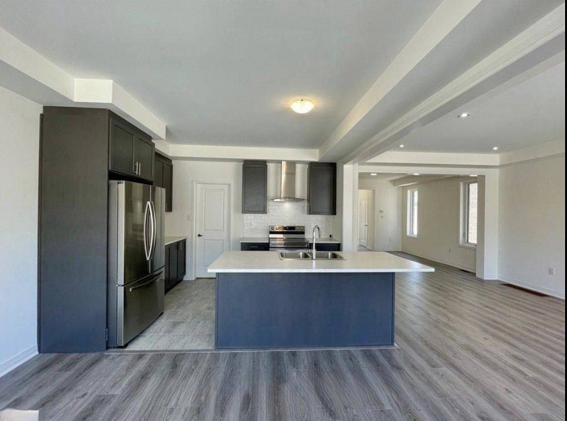 Barrie, ON L9J 0K4,63 Shepherd DR