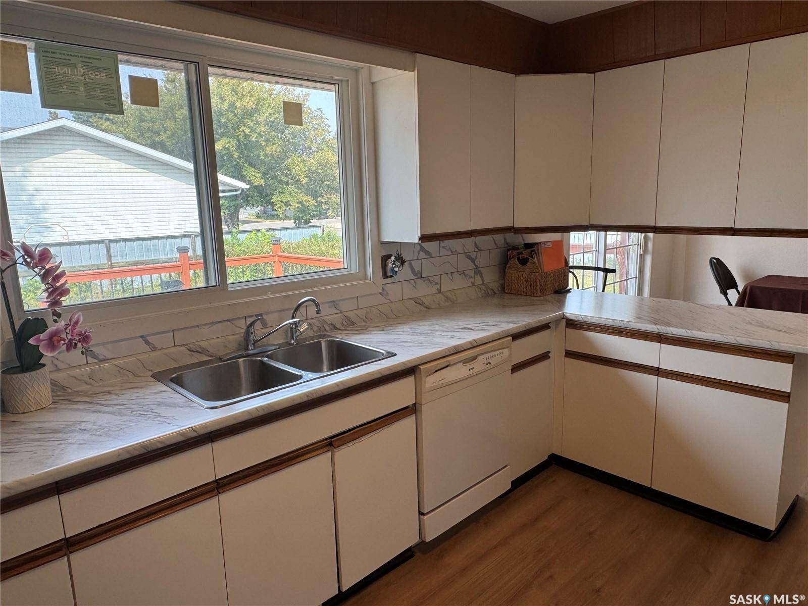 Weyburn, SK S4H 0M3,1609 Warren AVENUE