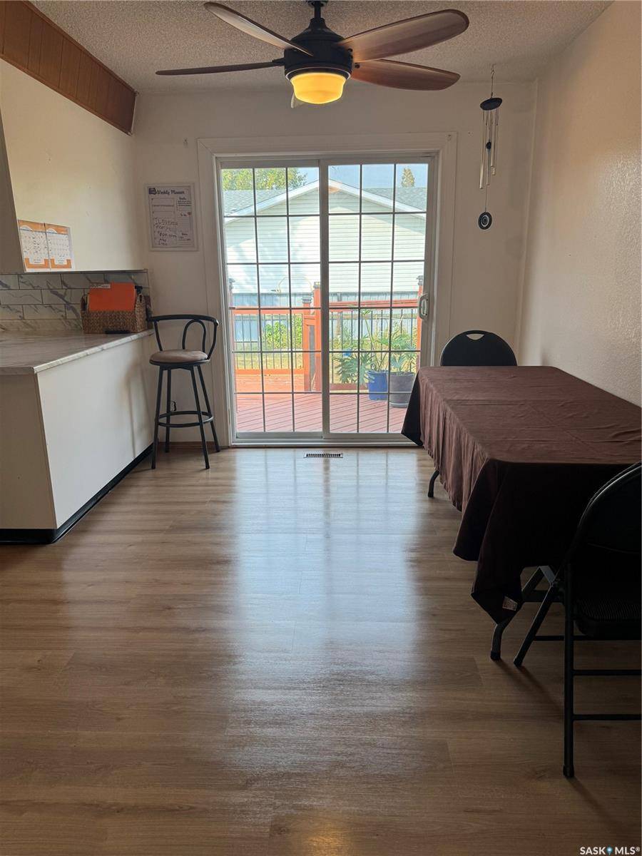 Weyburn, SK S4H 0M3,1609 Warren AVENUE