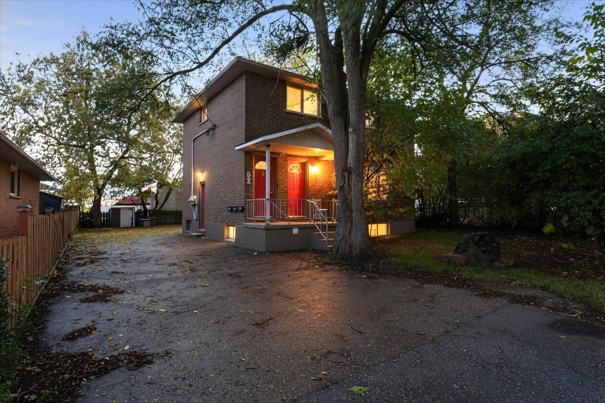 Kitchener, ON N2H 4S5,62 Bond ST