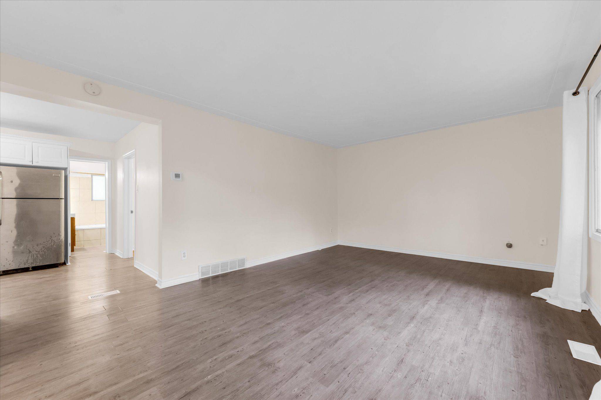 Kitchener, ON N2H 4S5,62 Bond ST