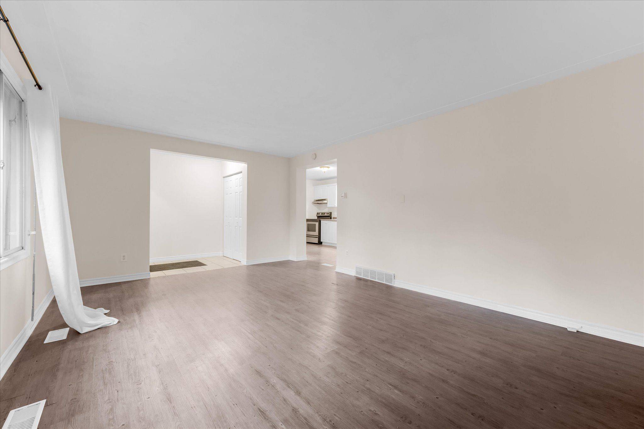 Kitchener, ON N2H 4S5,62 Bond ST