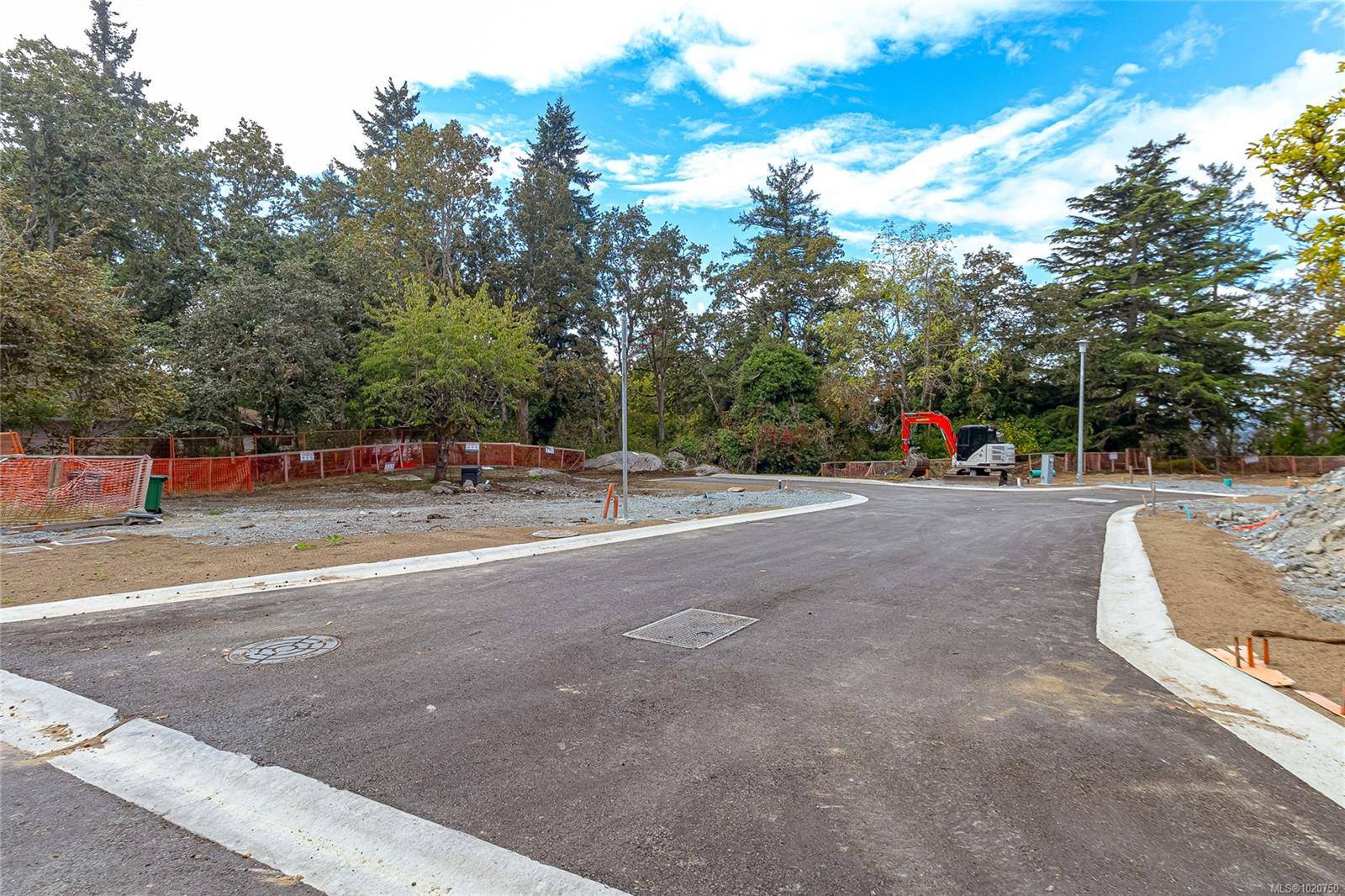 Saanich, BC V8Z 2N1,3802 Madaric Pl