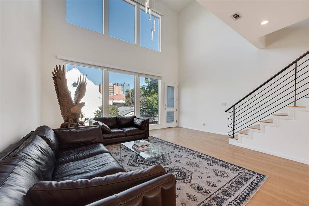 Fort Worth, TX 76102,959 W Bluff Street #105