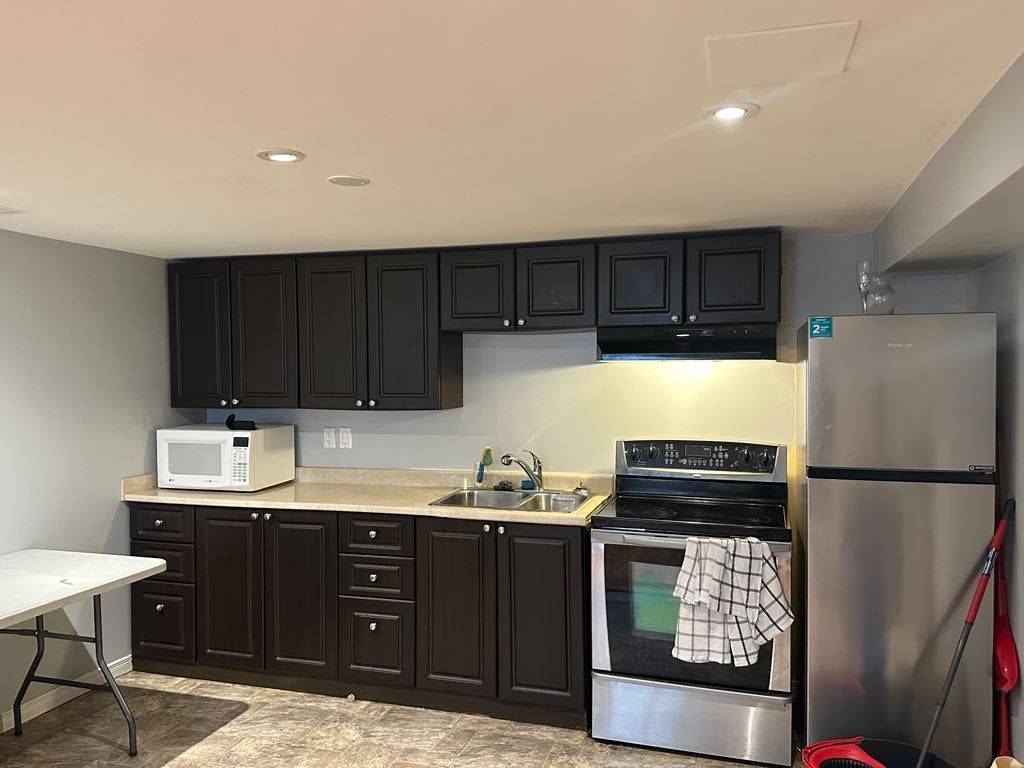 Mississauga, ON L5M 1R6,45 River RD #- Bsmt