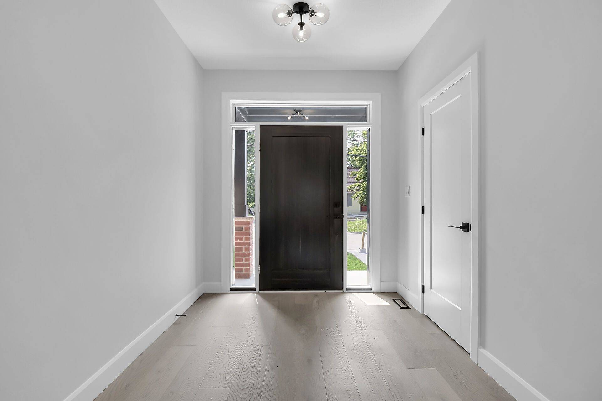 London South, ON N6K 3R2,422 Old Wonderland RD