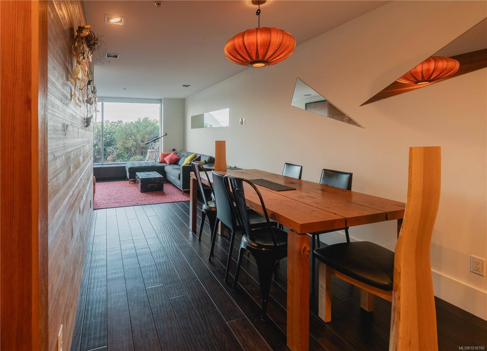 Tofino, BC V0R 2Z0,368 Main St #102