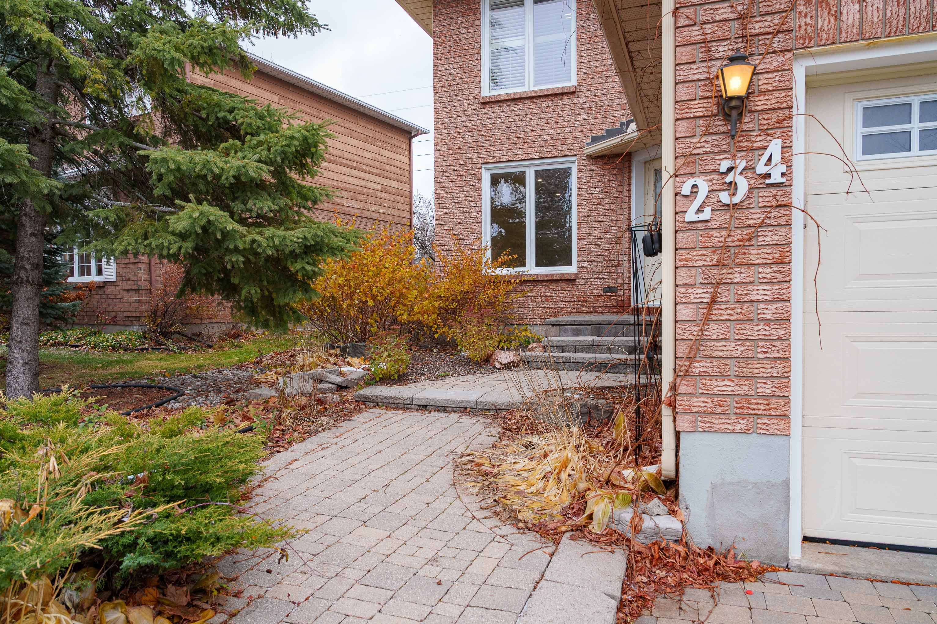 Kanata, ON K2K 2M3,234 Walden DR