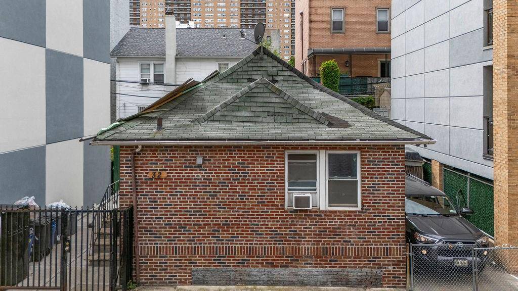 Brooklyn, NY 11235,32 Brighton 2nd PL