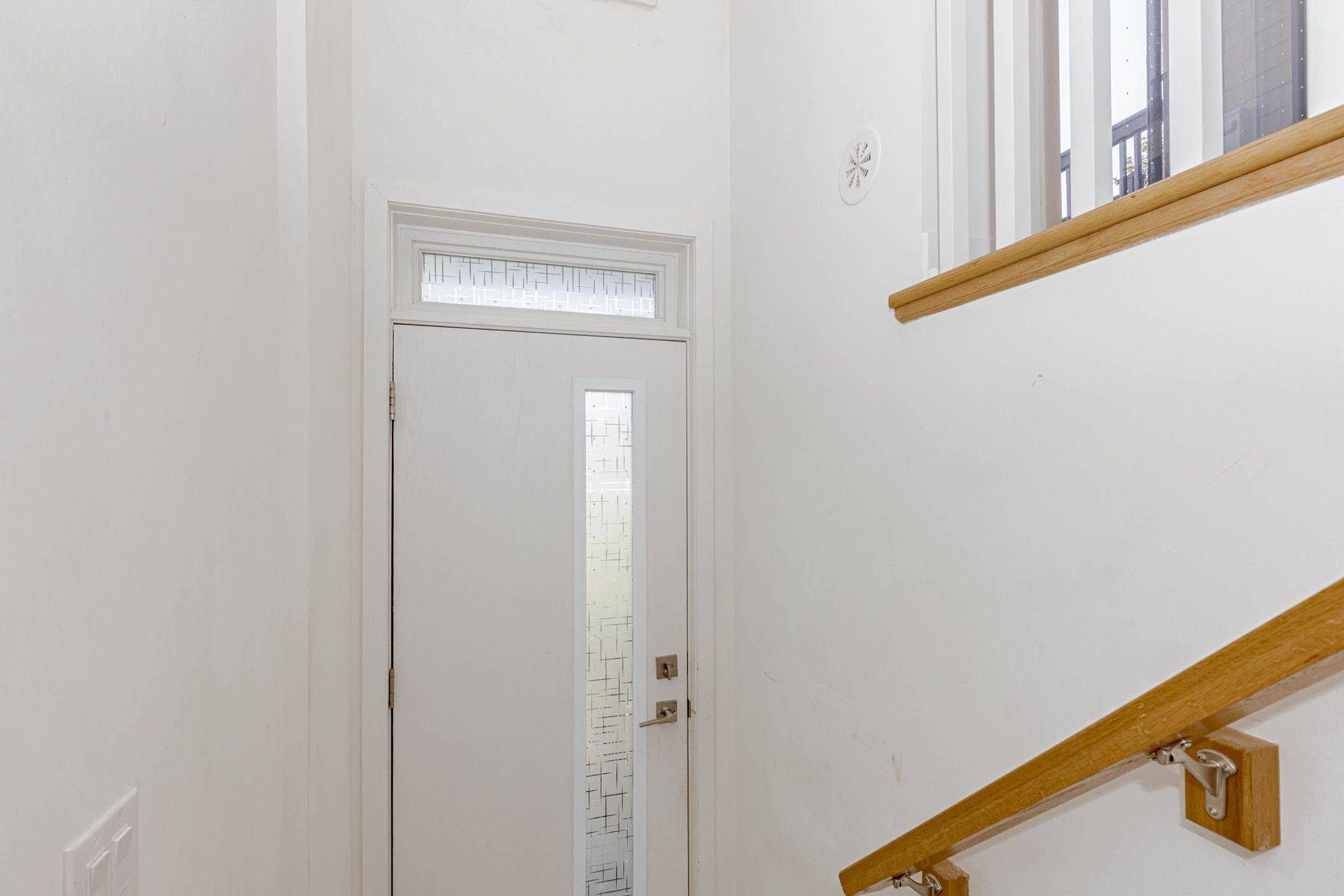 Toronto W04, ON M6M 0C1,90 Canon Jackson DR #203