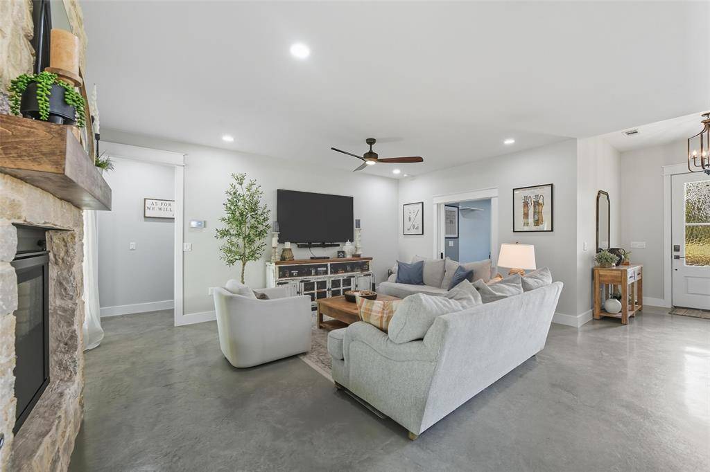 Runaway Bay, TX 76426,610 Doaks Drive