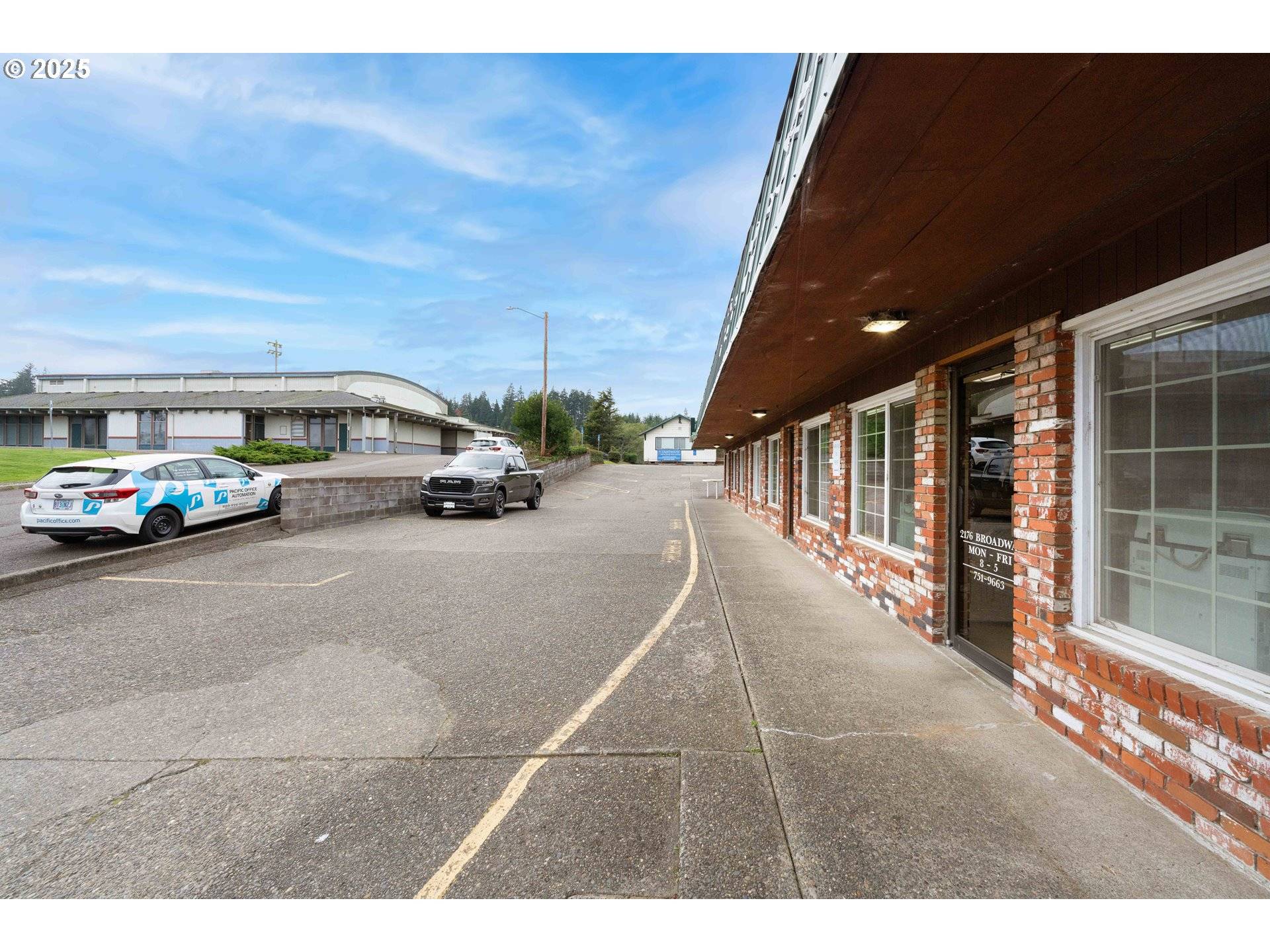 North Bend, OR 97459,2184 BROADWAY AVE