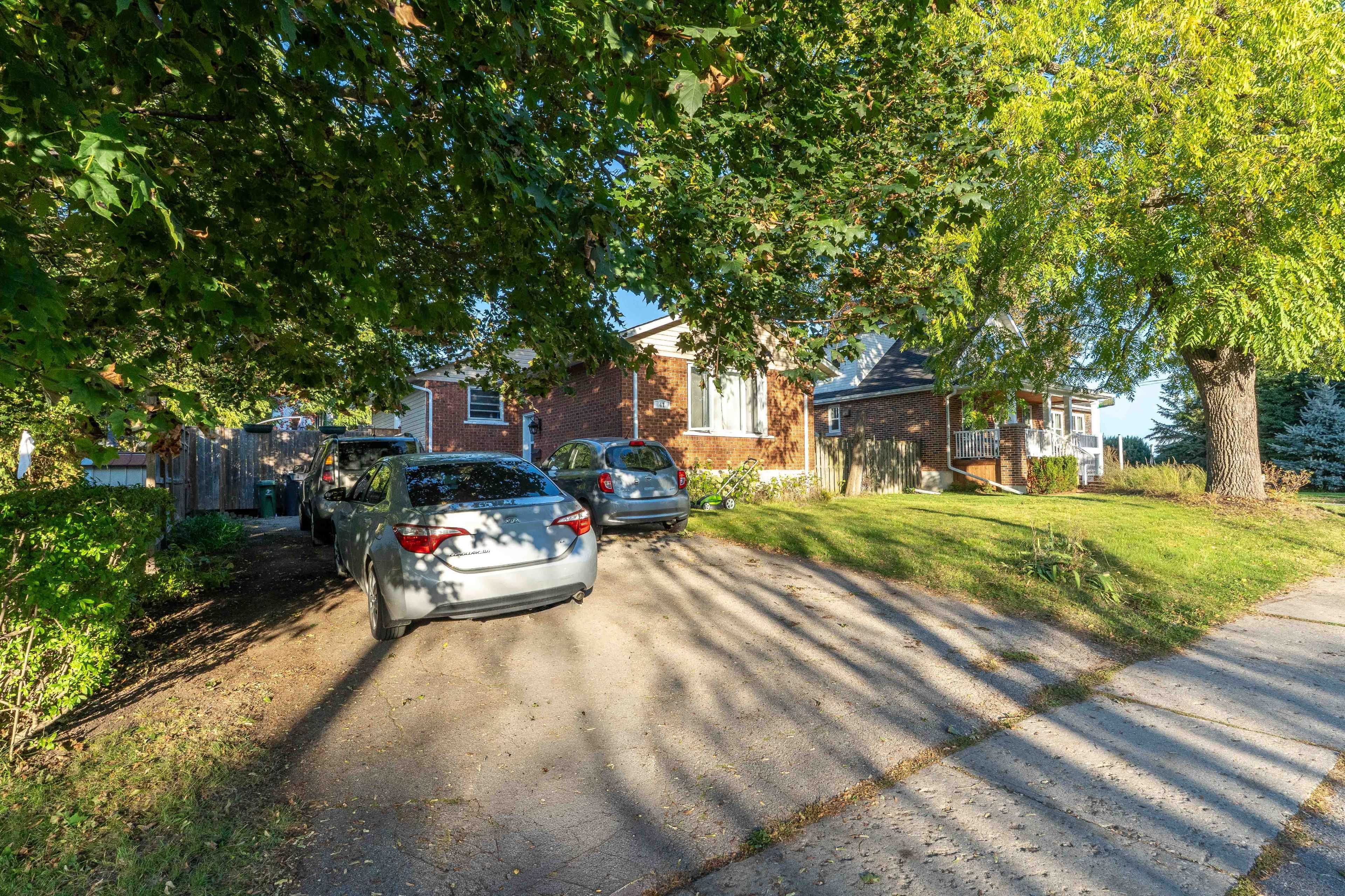 Guelph, ON N1H 5X2,41 Alma ST N