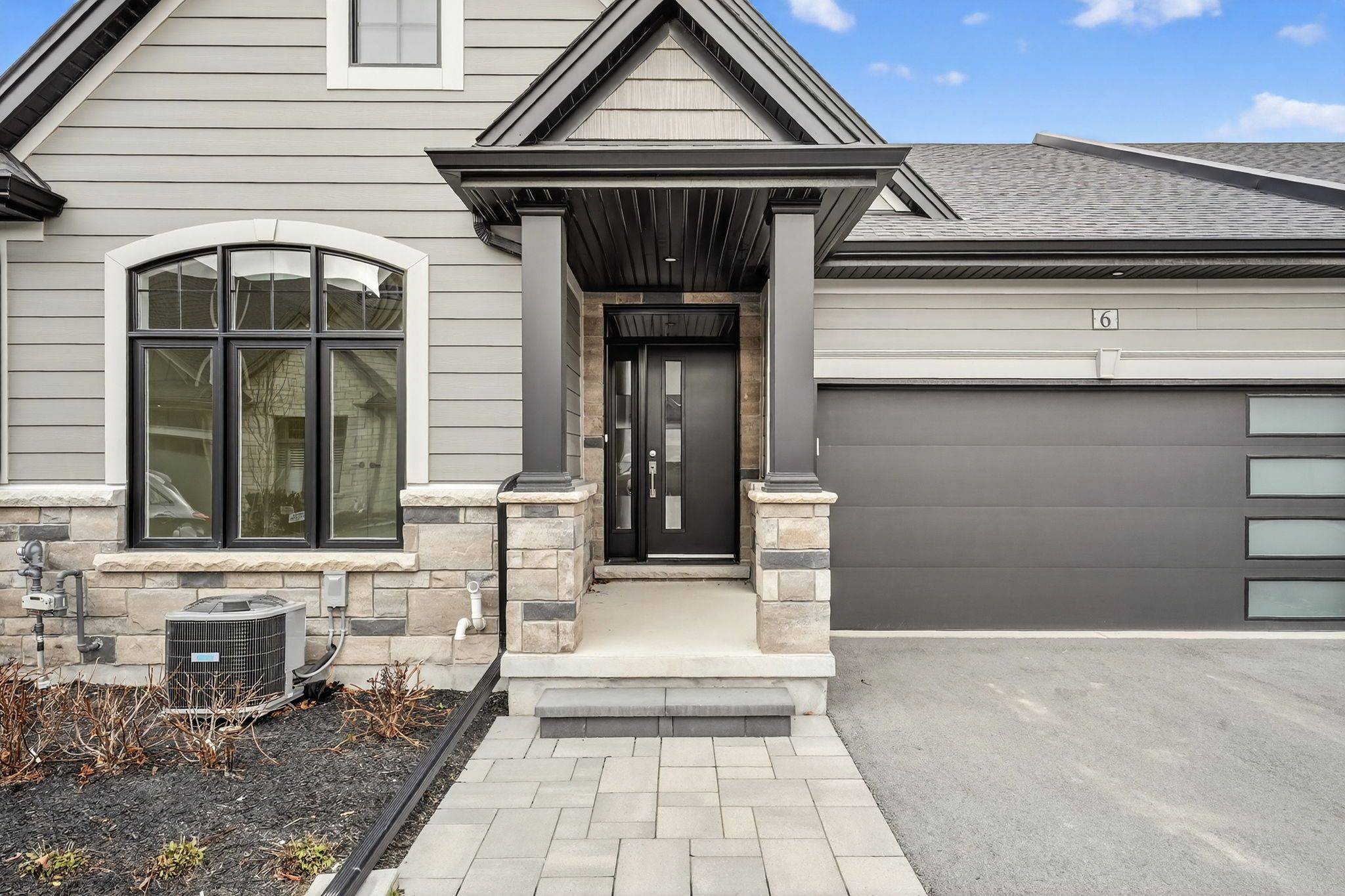 Niagara-on-the-lake, ON L0S 1T0,5 Peachtree LN