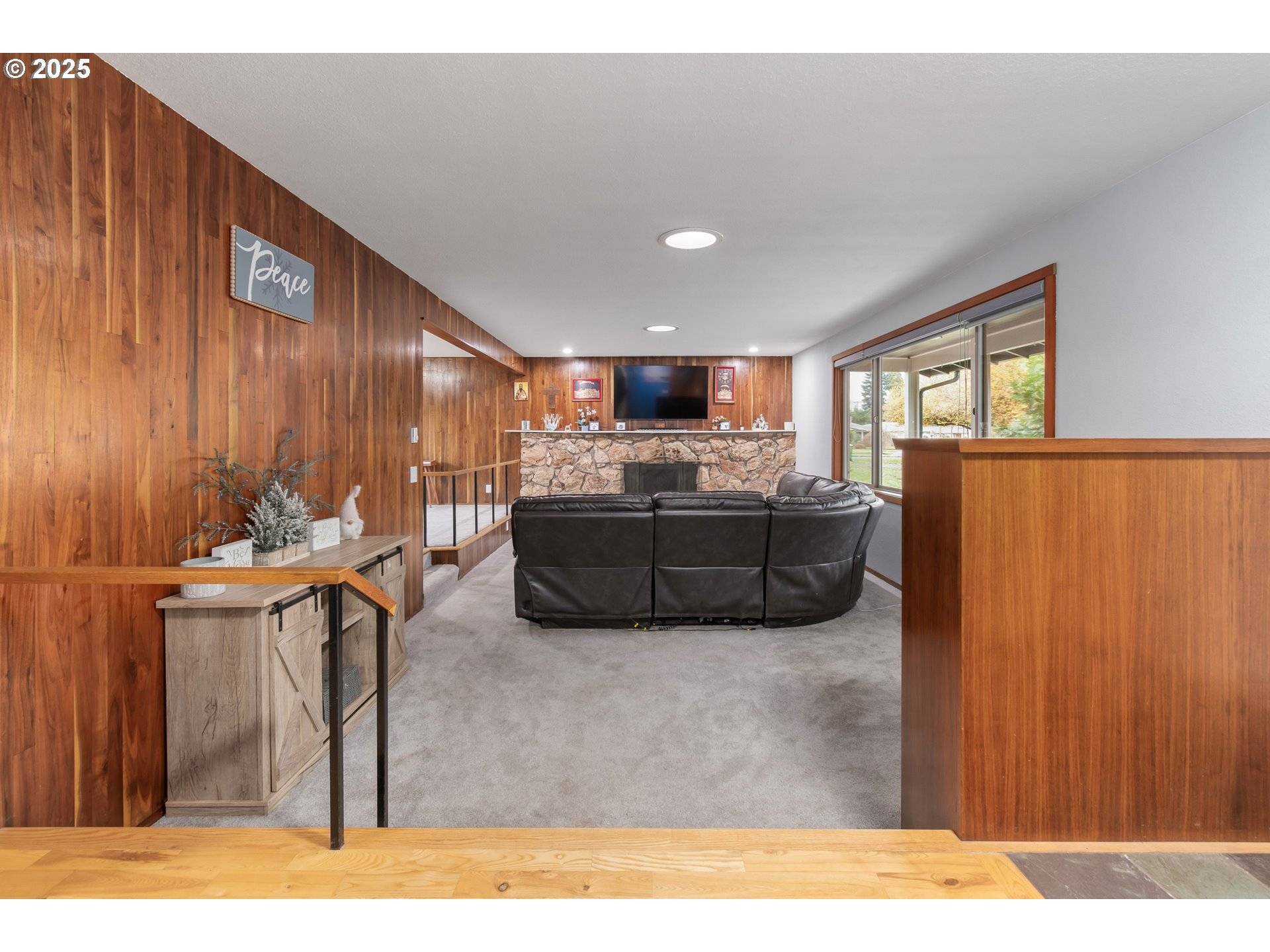 Eugene, OR 97404,2568 DOVER DR