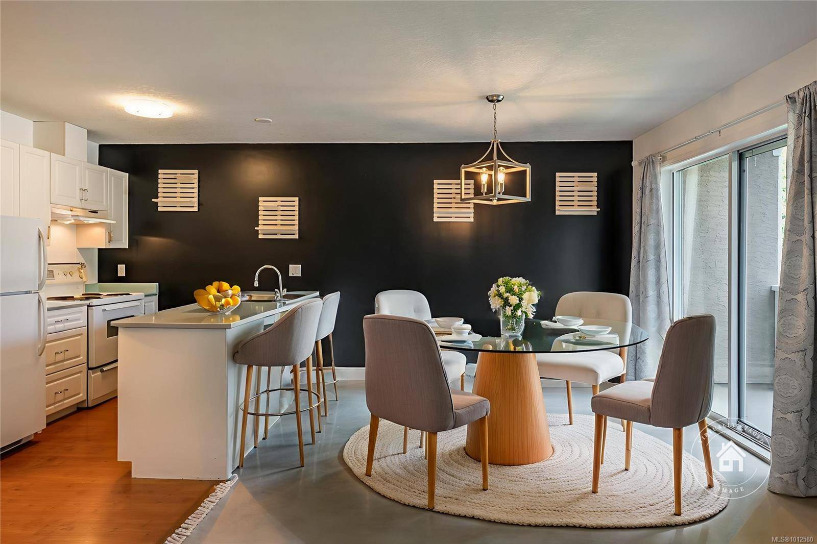 Qualicum Beach, BC V9K 2J6,141 Sixth Ave #9