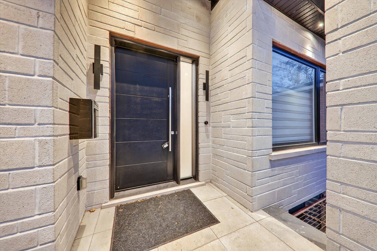 Toronto E10, ON M1C 1K9,6268 Kingston RD