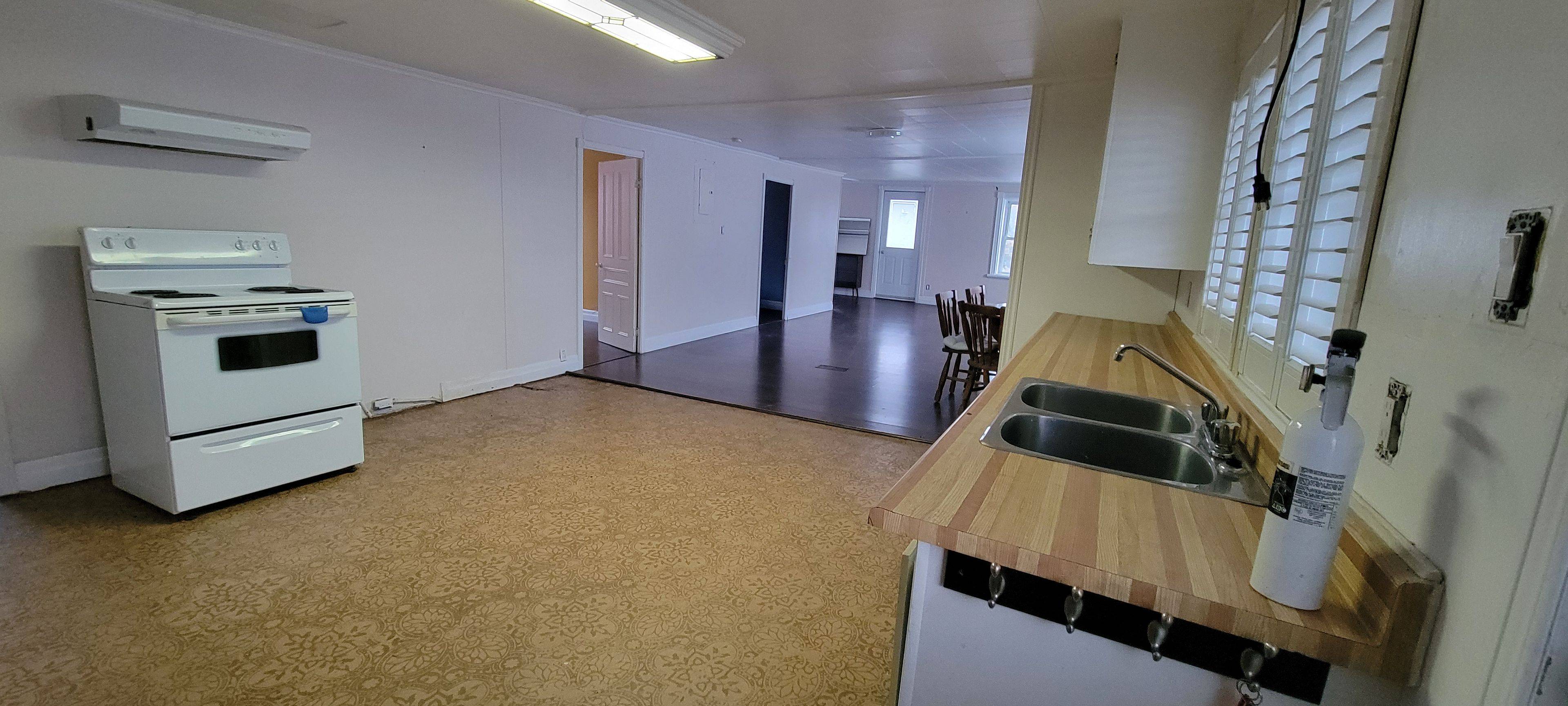 Hawkesbury, ON K0B 1P0,1085 Labrosse ST