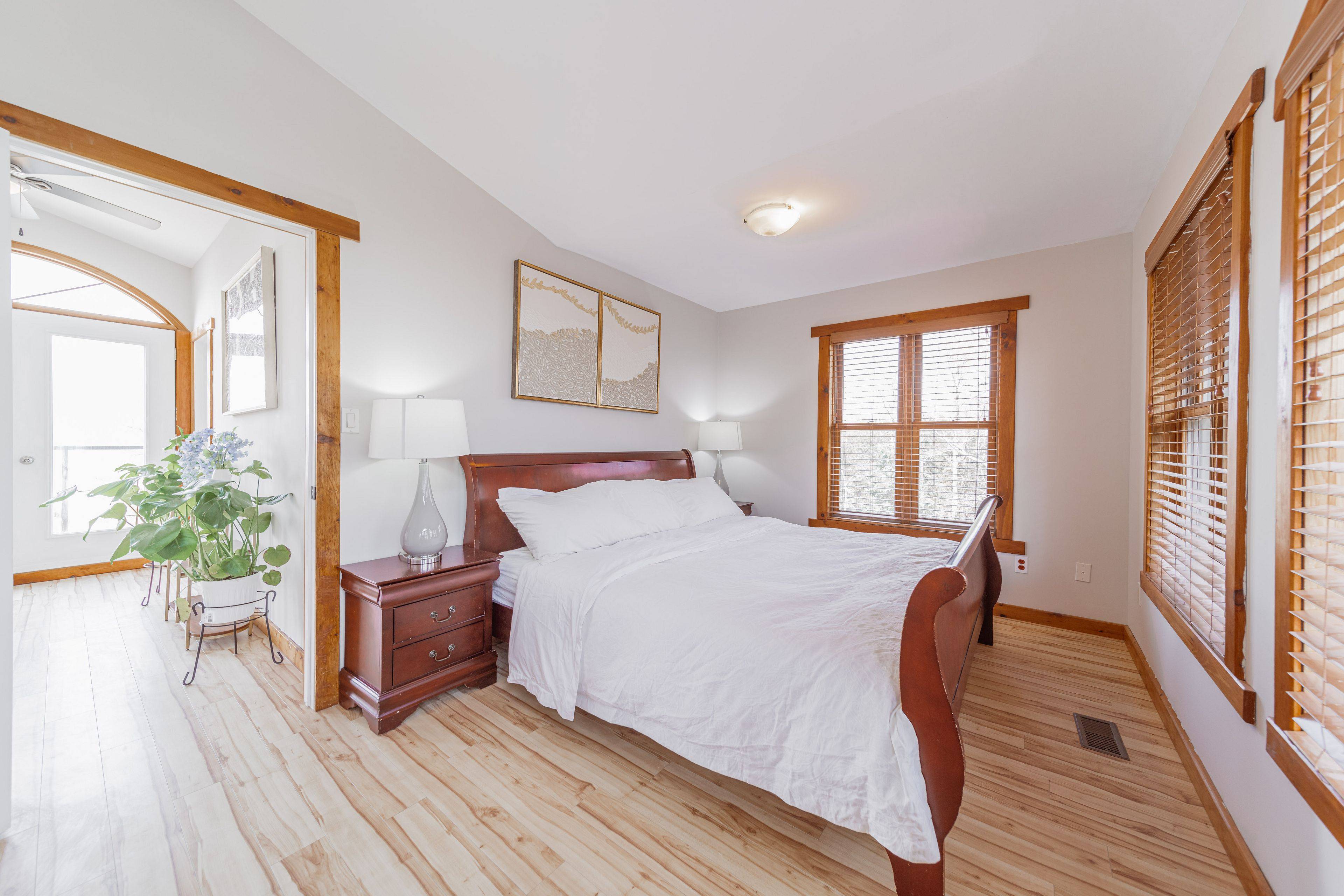 Scugog, ON L0B 1E0,236 Summit DR