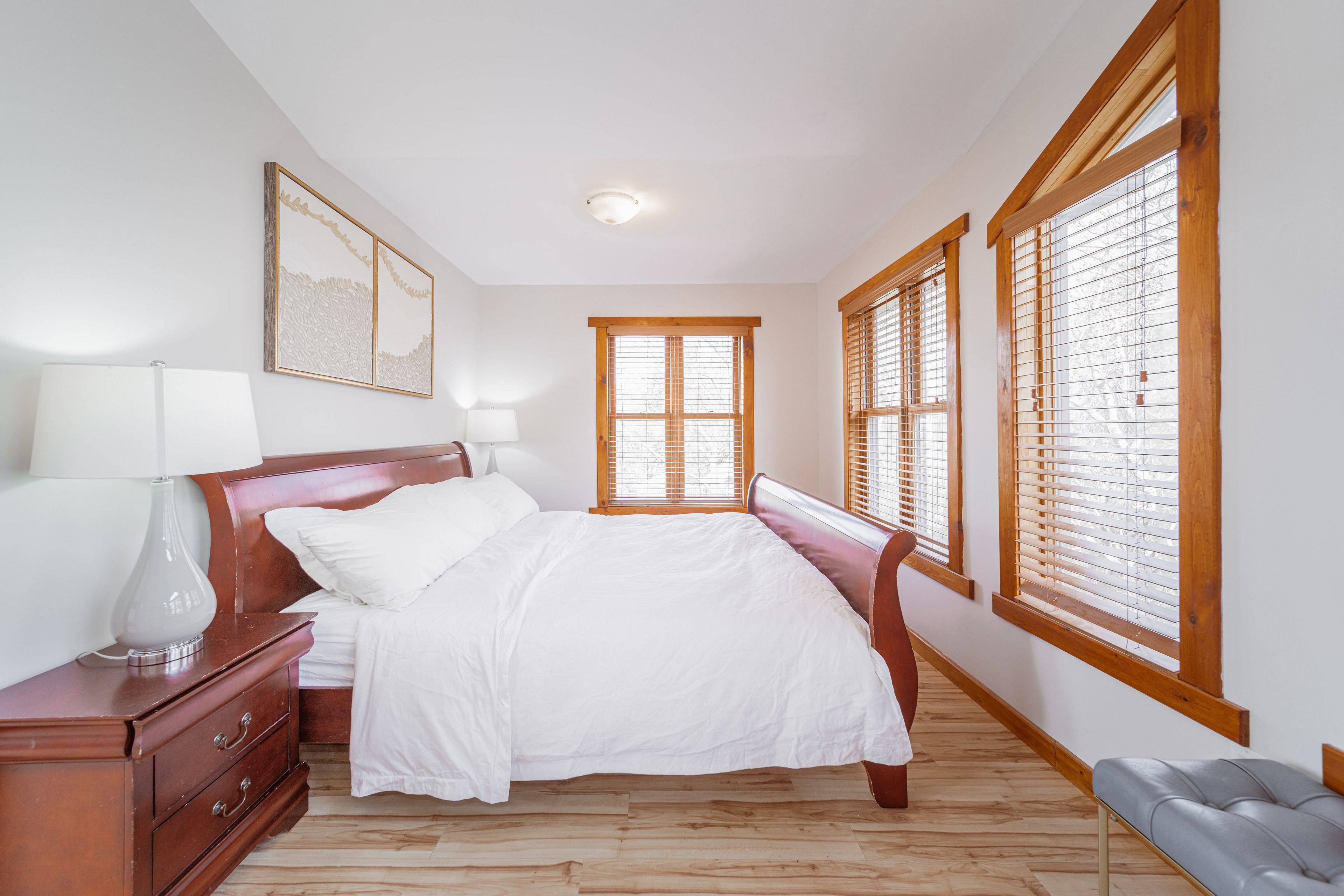 Scugog, ON L0B 1E0,236 Summit DR