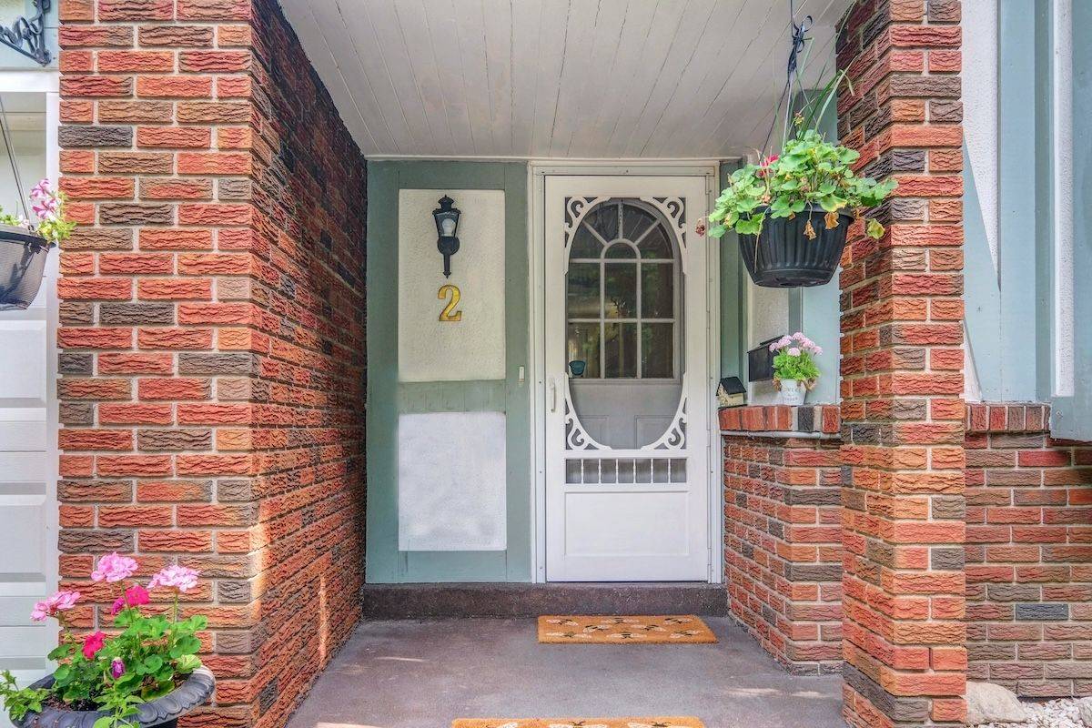 Blackburn Hamlet, ON K1B 4B4,2 Wedgewood CRES