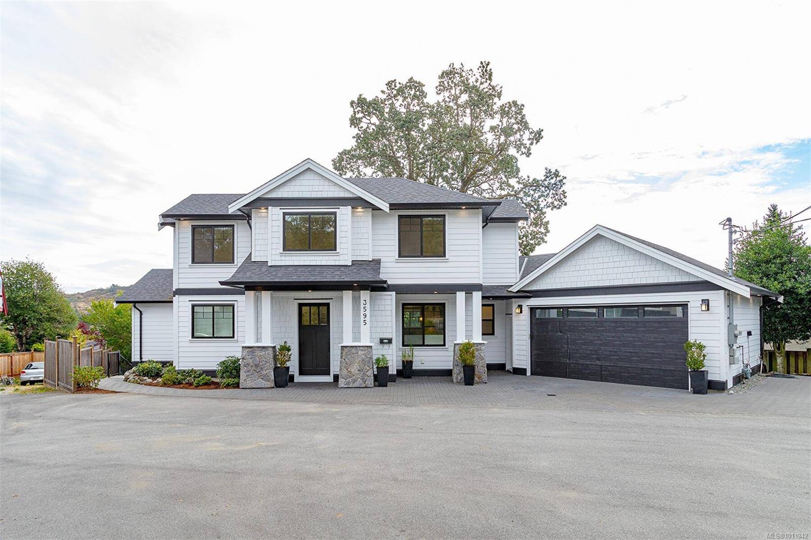 Saanich, BC V8P 3Z1,3595 Cedar Hill Rd