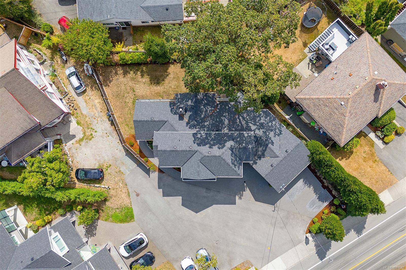 Saanich, BC V8P 3Z1,3595 Cedar Hill Rd