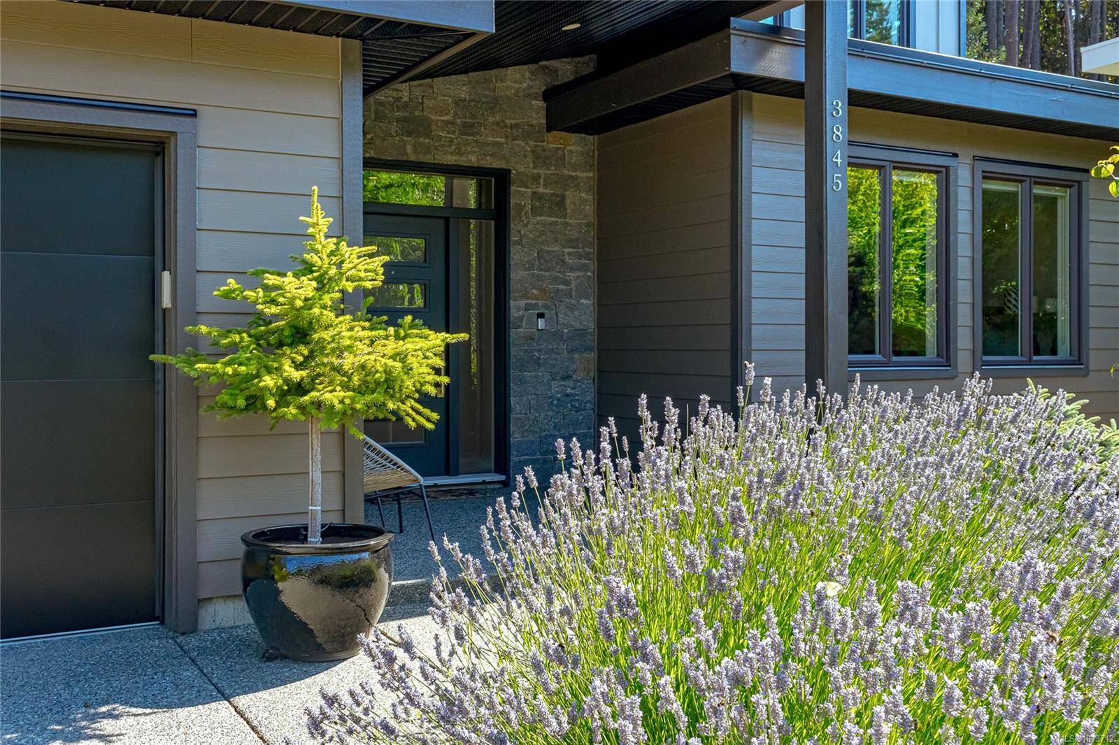 Nanaimo, BC V9T 0G8,3845 Glen Oaks Dr