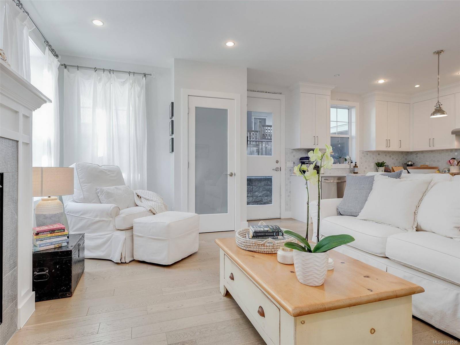 Victoria, BC V8V 2Z2,1016 Southgate St #1