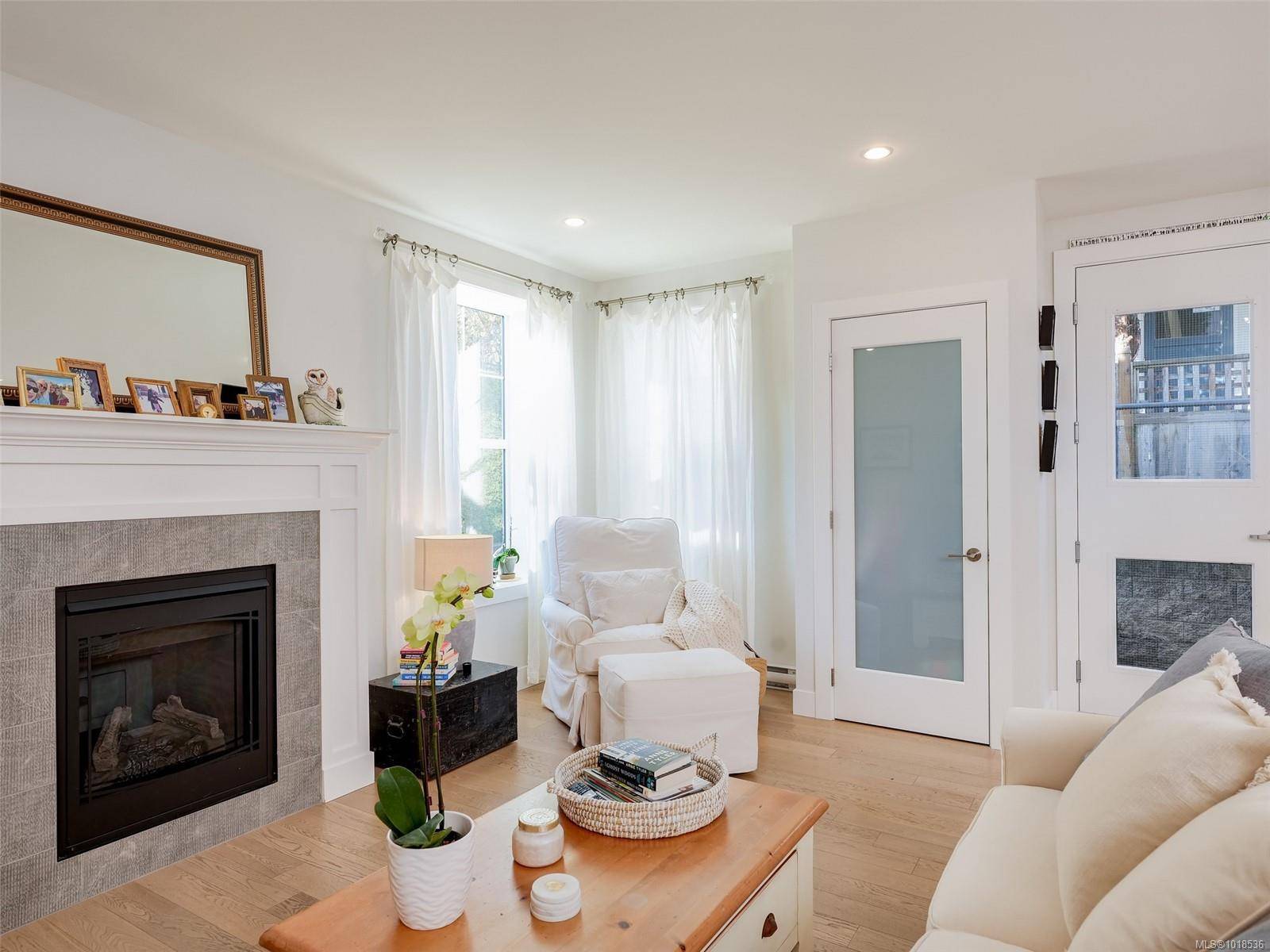 Victoria, BC V8V 2Z2,1016 Southgate St #1