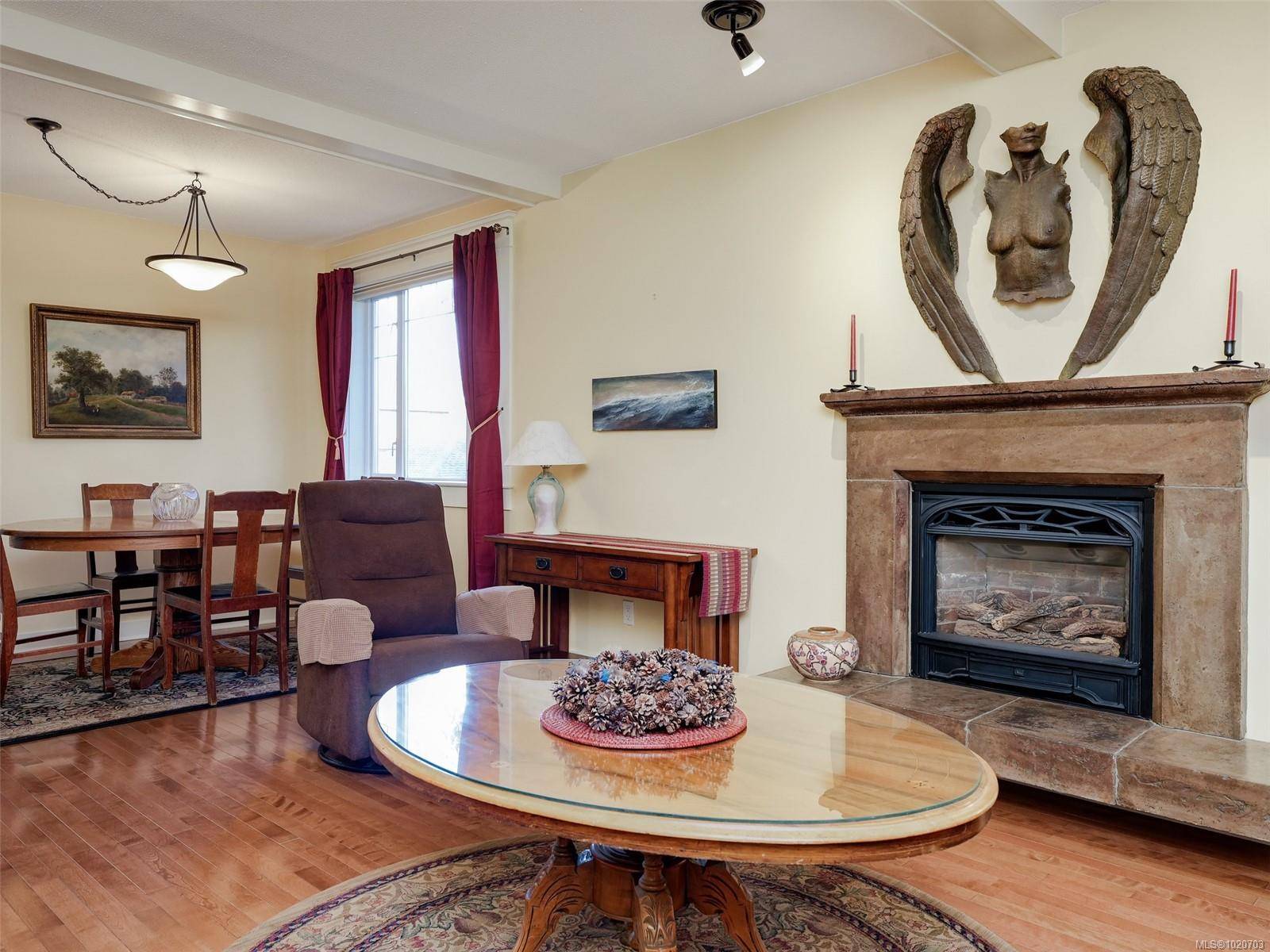 Victoria, BC V8V 2T6,1152 Chapman St