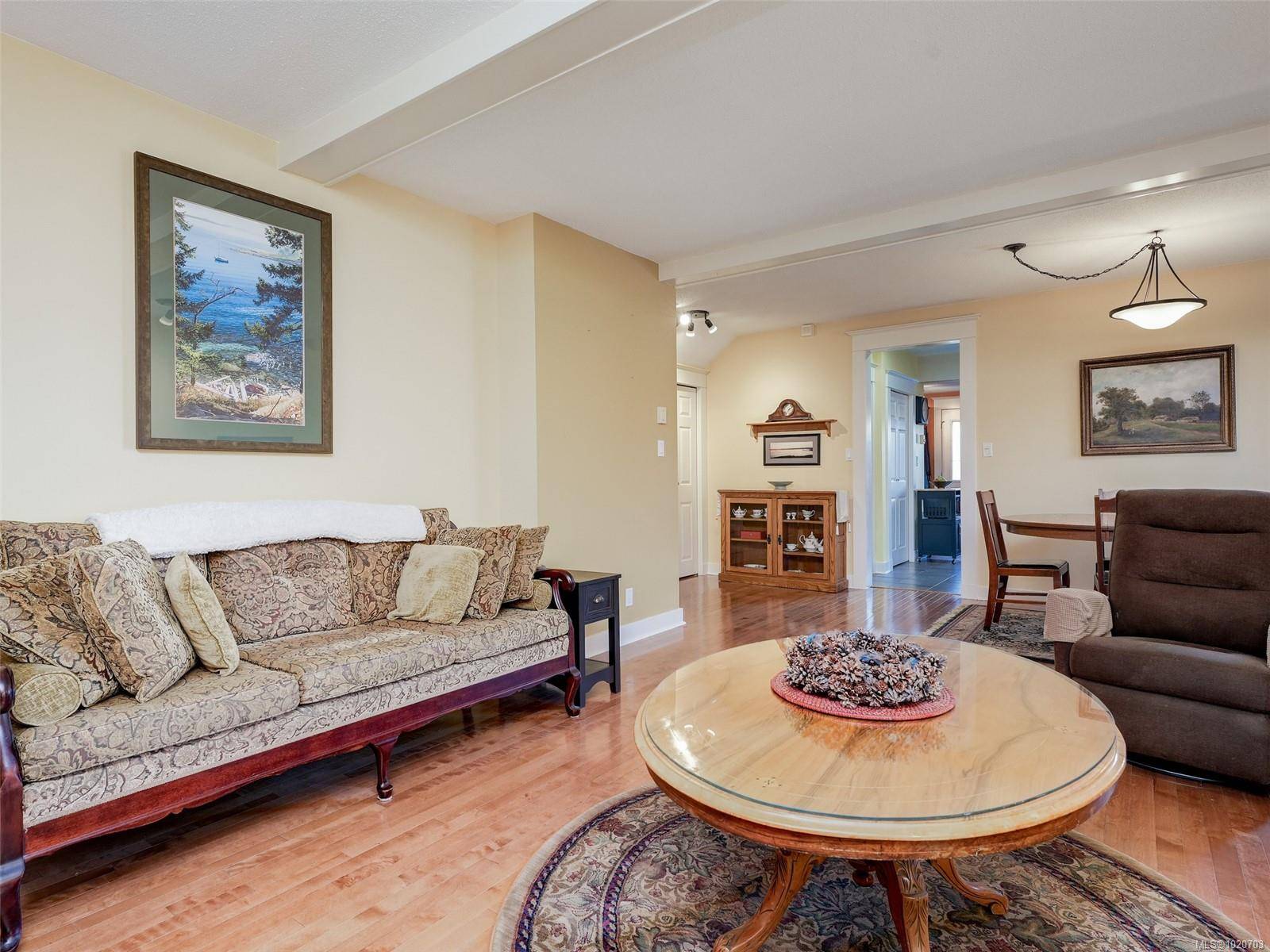 Victoria, BC V8V 2T6,1152 Chapman St